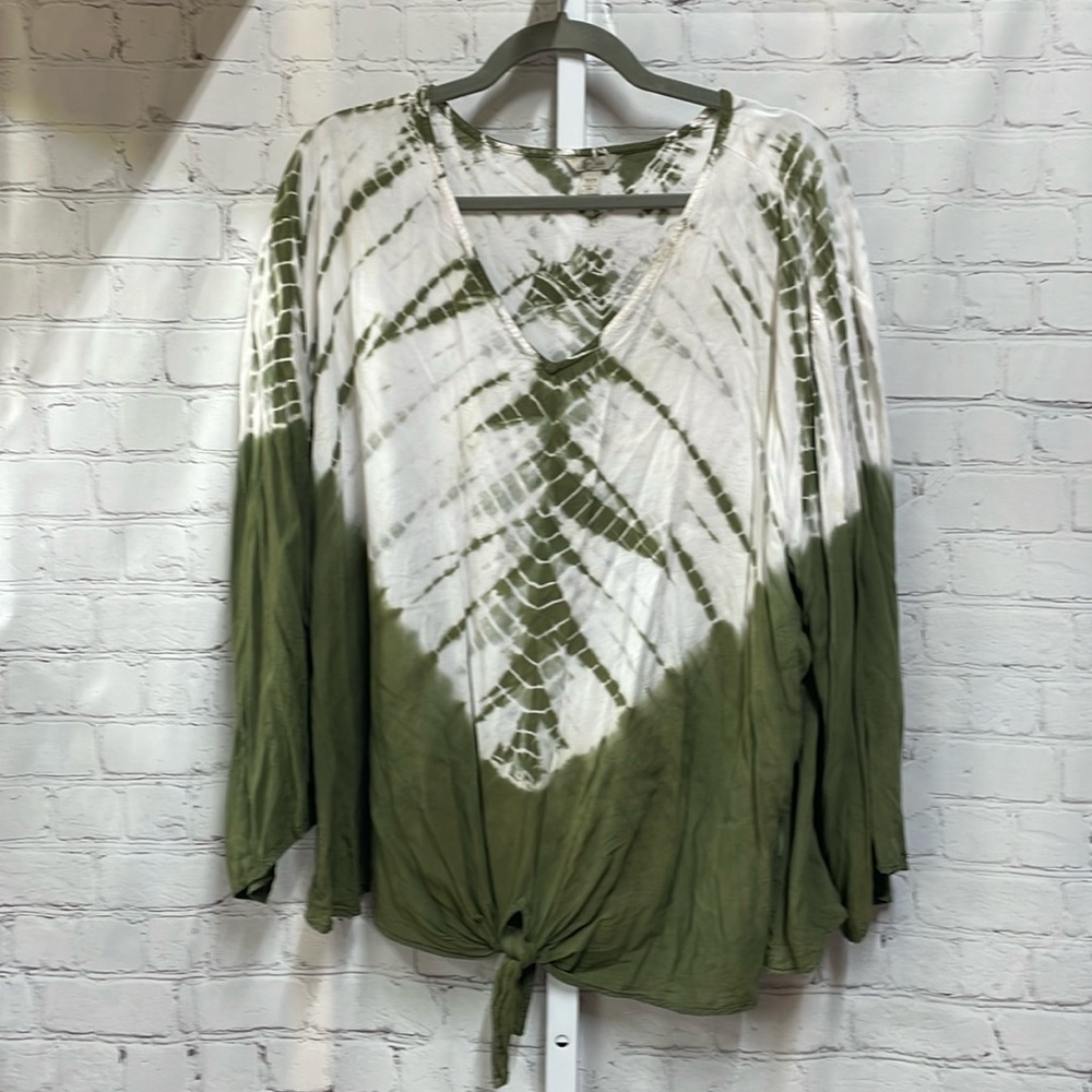 Cato tie dye green knotted front split open sleeves 18/20 shirt